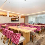 Enjoy The Alps - Aparthotel