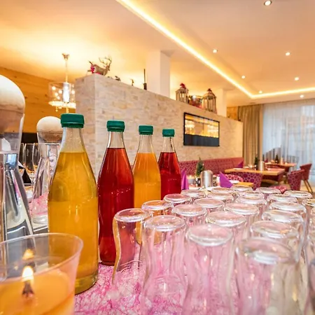 アパートホテル Enjoy The Alps 4*