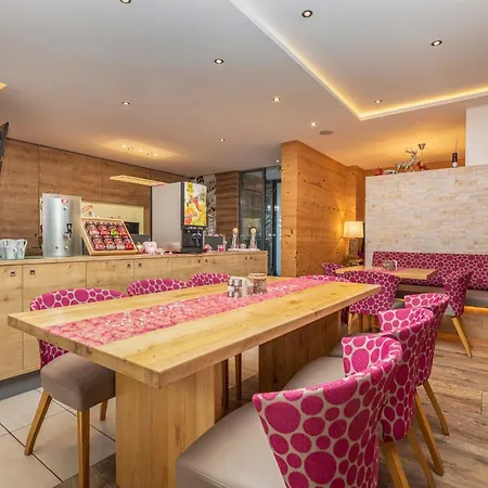 Enjoy The Alps 4* פלאכאו