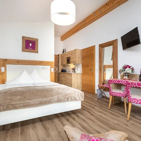 מלון דירות Enjoy The Alps 4*