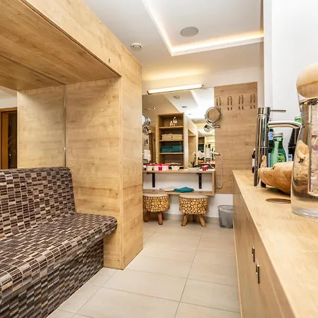 Enjoy The Alps פלאכאו