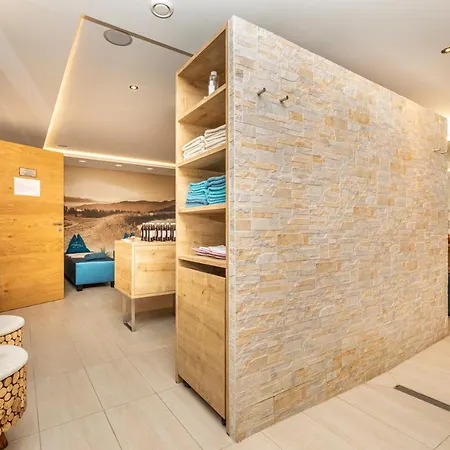 Enjoy The Alps פלאכאו