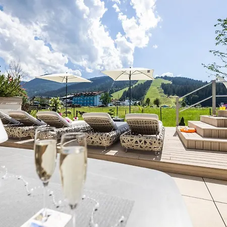 Enjoy The Alps - Apartmanhotel Flachau